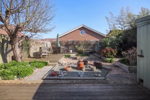 Photo 25- click for photo gallery